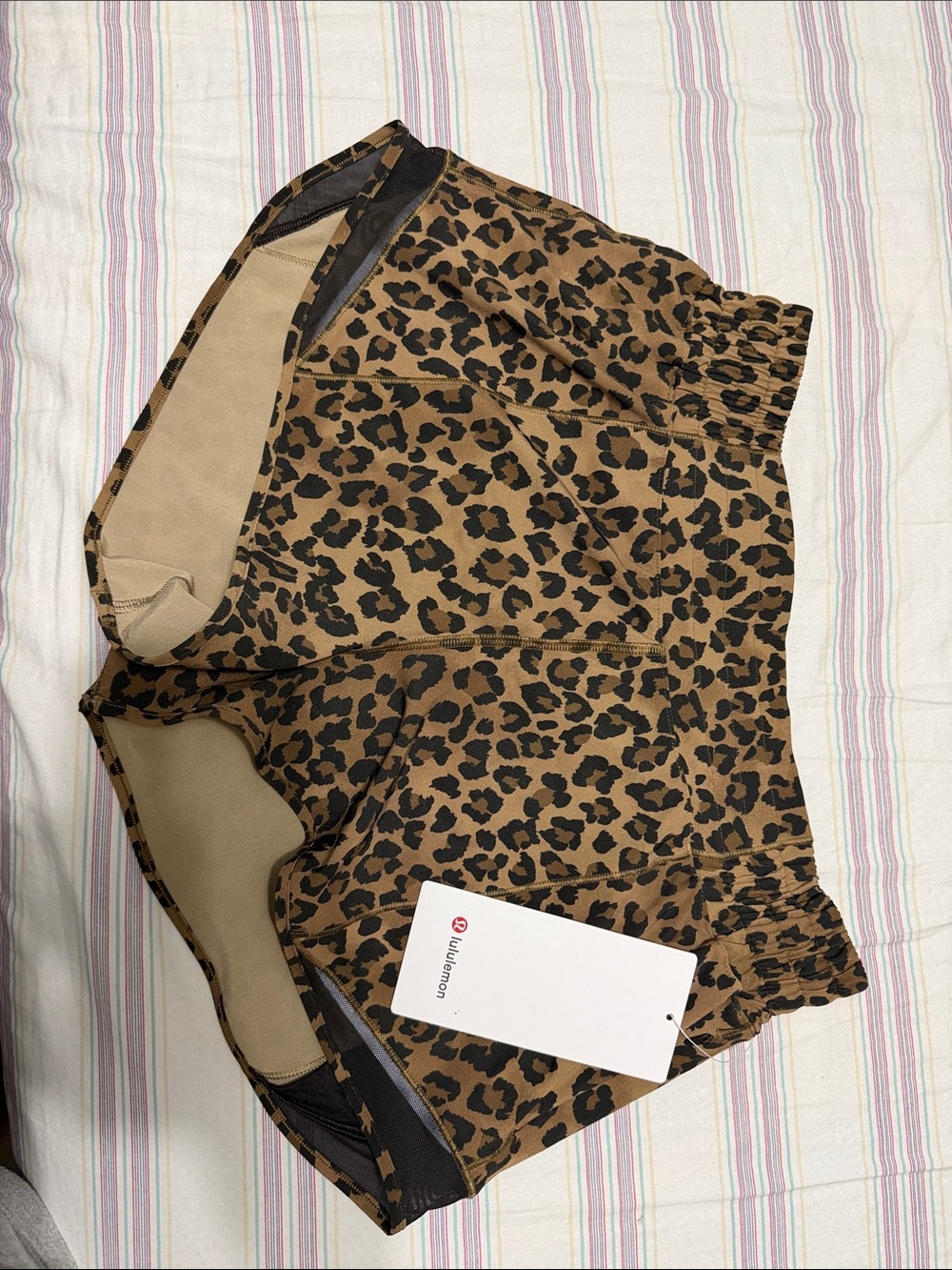 Lululemon Hotty Hot High-Rise Lined Short 2.5" True Leopard NWT Size 8
